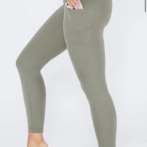 2 pack 90 Degree by Reflex HIGH WAIST SIDE POCKET 7/8 ANKLE LEGGING, size S.